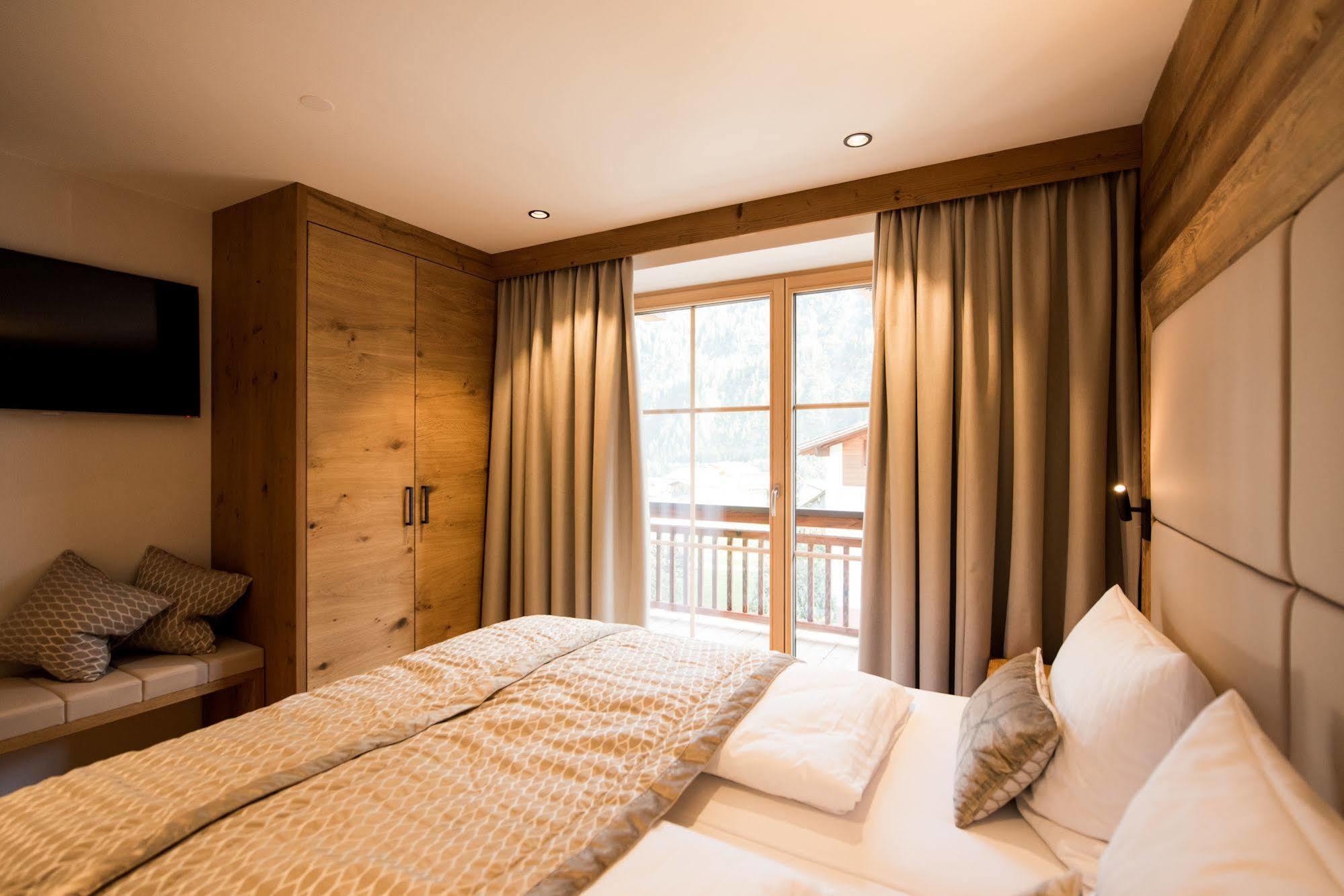 Pepi'S Suites - Lechtal Apartments Holzgau Esterno foto